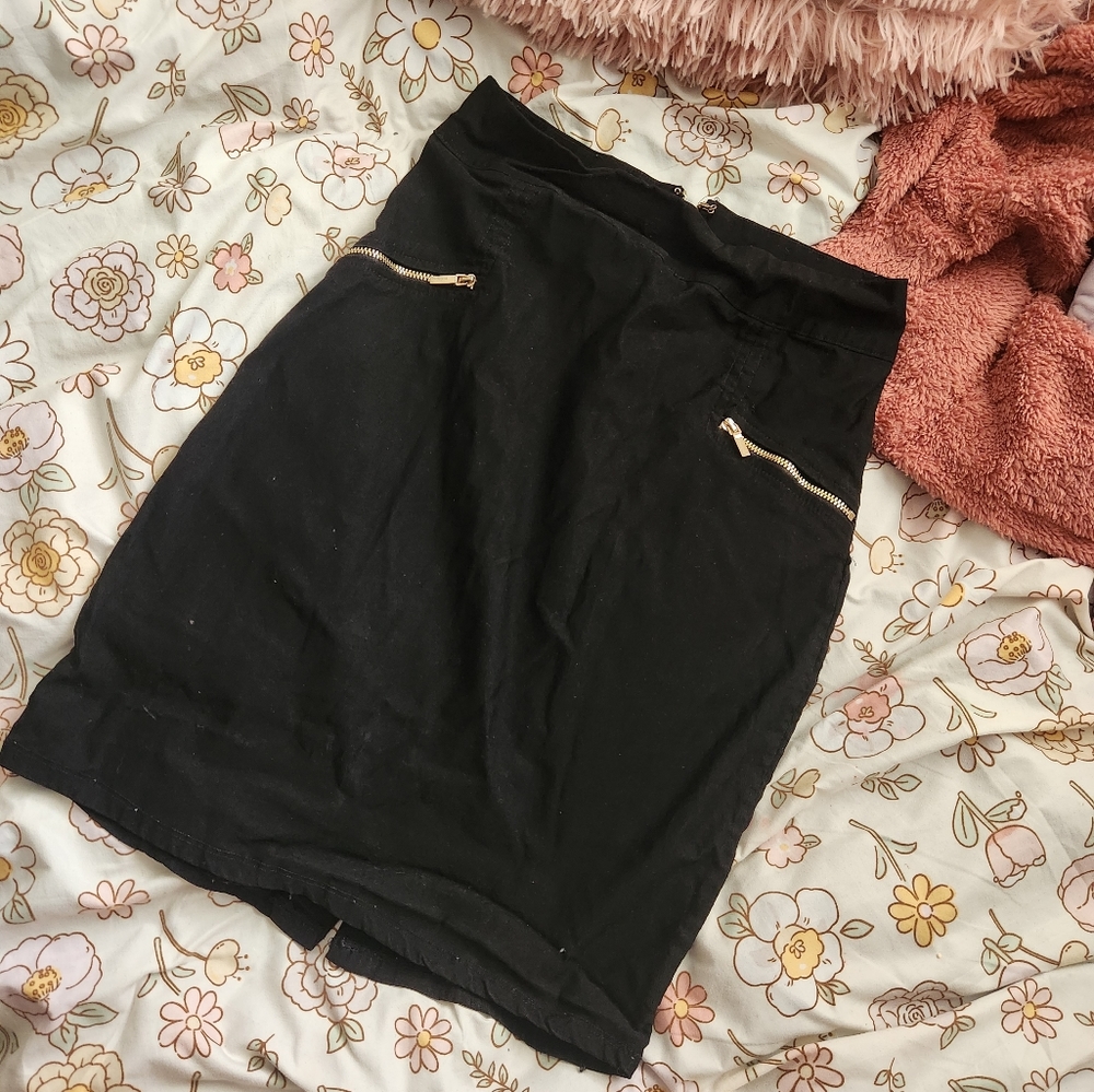 Bebe pencil skirt